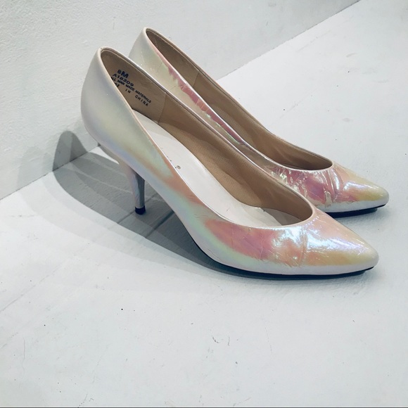 Vintage Shoes Moonwalk Vintage 8s Iridescent High Heel Pumps 8 Poshmark Une idee assez folle qui sera disponible pour un prix variant entre. poshmark